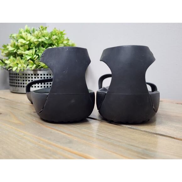 Crocs Women's Black T-Strap Comfort Sandals Casual Summer Shoes Size 9 - Picture 7 of 9